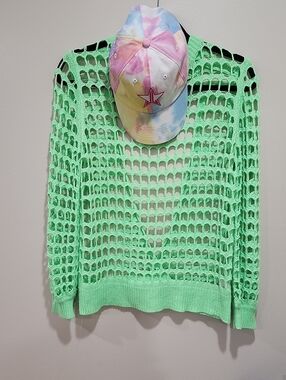 Hers & Mine Open Knit Sweater w/Free Jeffrey Star Tie-Dye Cap